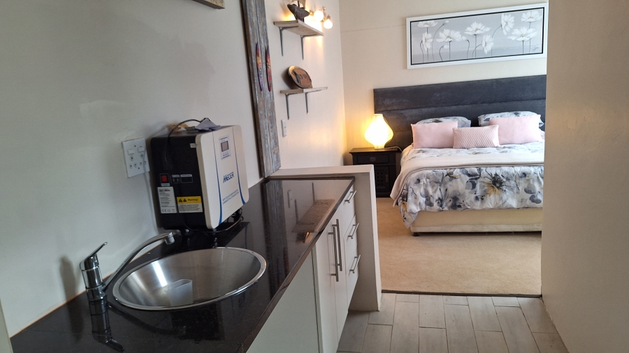 6 Bedroom Property for Sale in Gonubie Eastern Cape